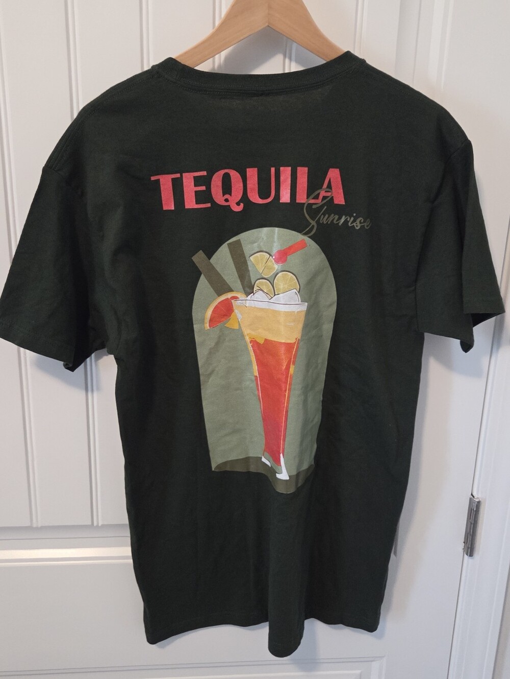 Call Your Mother Mens Medium Green T-Shirt "Tequila Sunrise" Drink Graphic Print